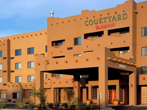 Courtyard Farmington