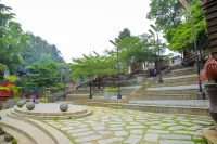 Urbanview Hotel Utari Hotels in Bandung Wetan