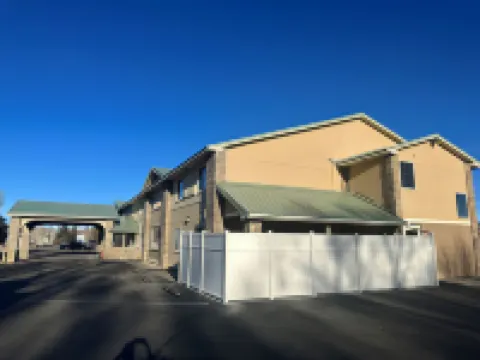 데이즈 인 & 스위트 바이 윈덤 거니슨