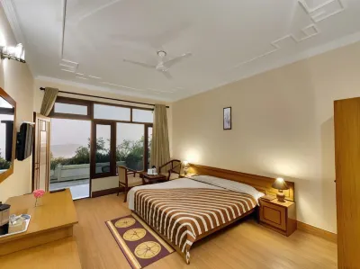 Suman Royal Resort 아나사크티 애쉬램 주변 호텔