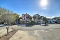 Walk to Surfside Beach: Studio w/ Covered Balcony - Wi-Fi