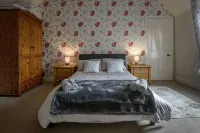 Charming Townhouse on North Coast 500 Route, Wick Các khách sạn gần Reiss Sands