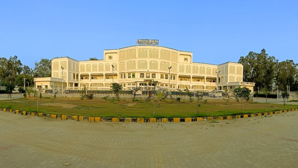 White House Country Inn By ShriGo Hotels