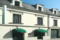 Cit'Hotel le Volney Отели в г. Дистре