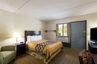 Super 8 by Wyndham White River Junction Hotel di Quechee