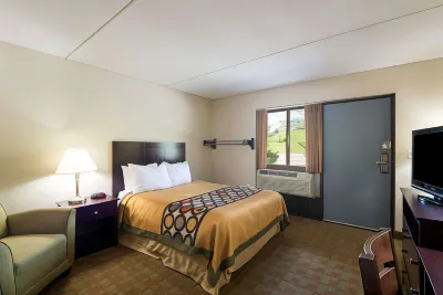 Super 8 by Wyndham White River Junction Hotels in Quechee