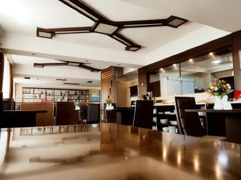 Smith Hotel Отели рядом с достопримечательностью «Центр Гейдара Алиева»