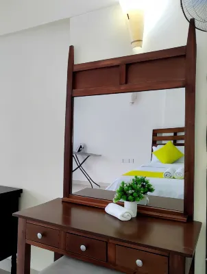 Lux Suites Golden Sun Studio Apartments Các khách sạn ở Tiwi