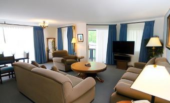 Heron's Landing Hotel