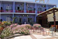 Okeania Seafront Rooms in Kamena Vourla Hôtels à : Karavomilos