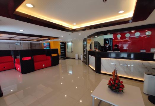 프런트 데스크 전경