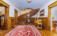 Martha's Bed and Breakfast Hotels in Lincoln