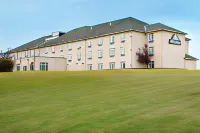 Days Inn by Wyndham Orillia - Pools