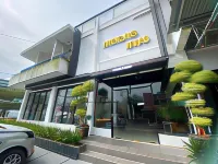 Urbanview Hotel Medio Inn Palu by RedDoorz Hotel a Mantikulore