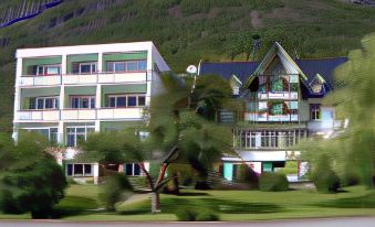Hjelle Hotel