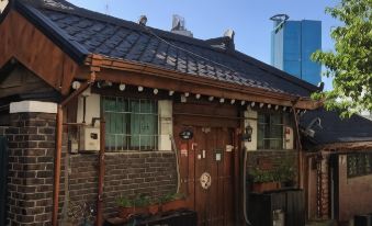 Icos Guesthouse 1 - Female Only