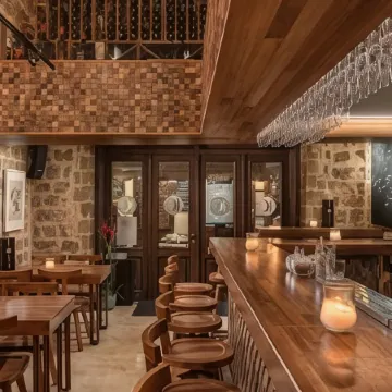 10GR Boutique Hotel & Wine Bar Отели рядом с достопримечательностью «Хаммам Ени»