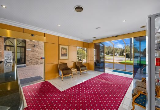 바통 루주 모텔의 깔끔한 외관 또는 객실 모습