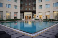 Fortune Park Orange, Sidhrawali, Gurugram - Member ITC Hotels' Group - Swimmingpools
