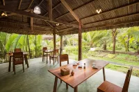 Mekong Home Hotels in Giong Trom District