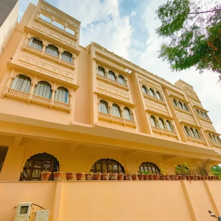 The Taj Vista Agra -Walking Distance to Taj Mahal