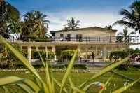 Manara Beach Các khách sạn gần AL ASHRAFIYYAH ARABIC COLLEGE
