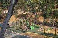 NEW Mountain Escape on Golf Course - 24mi to Yosemite