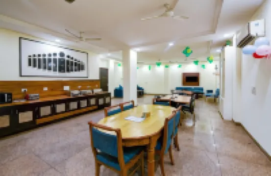 Hotel Emerald Suites At Delhi Airport