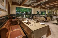 Budget Inn Bellevue Hotels in Сурат