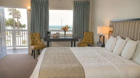 San Simeon Lodge Отели рядом с достопримечательностью «Friends Of The Elephant Seal»