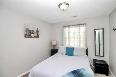 Cozy 3-bedroom villa in the heart of Charlotte!! Free WIFI & Private Parking Hot trends 주변 호텔