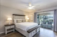 Serenity Waterfront 4Br w/ Private Dock, Heated Pool & Relaxing Hot Tub