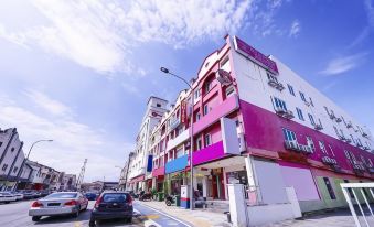 OYO 90486 New Station Hotel