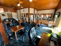Woodland Inn & Suites - Motels