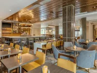 DoubleTree by Hilton Charleston Riverview Hotels near Harmon Field