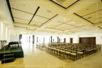 Hotel Gran Plaza & Convention Center Hotels in Marfil