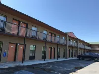 Clairmont Inn & Suites - Warren