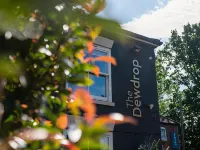 The Dewdrop Inn Hotels in Worcester