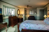 Nancy’s Touch, A Waterfront Paradise!