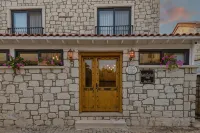 Fethi Baba Konağı Hotels near Alacati Halk Plaji