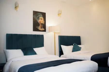 Happy day pyramids view