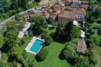 Relais Corte Rodeschi - Pools