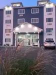 The Baywatch Resort فنادق في East Bay Township