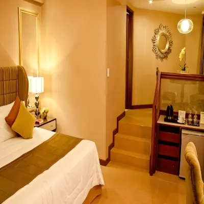Royal Garden Hotel Các khách sạn gần LSU College of Computer Studies
