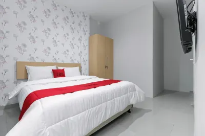 RedDoorz Syariah Near Metropolitan Mall Bekasi Hotels in Kayuringin Jaya