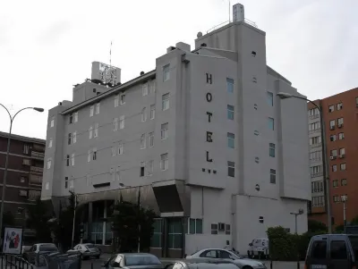 Hoteles Urbanos N Avenida de España Hotels near Kepler study center