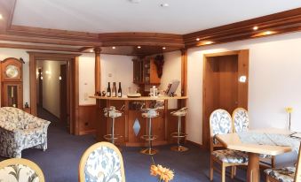 Hotel am Wiesenhang - Garni