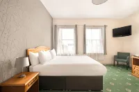 The County Hotel Hotels near Tullie