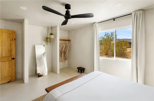 Spacious Retreat with Modern Amenities and Comfort - Charming Oasis