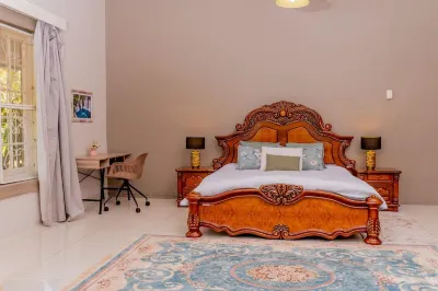The Vintage Manor